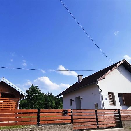 Holiday Home Little House On Papuk Slatinski Drenovac ภายนอก รูปภาพ